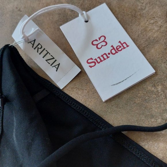 New Aritzia Sundeh top size L - Picture 3 of 4